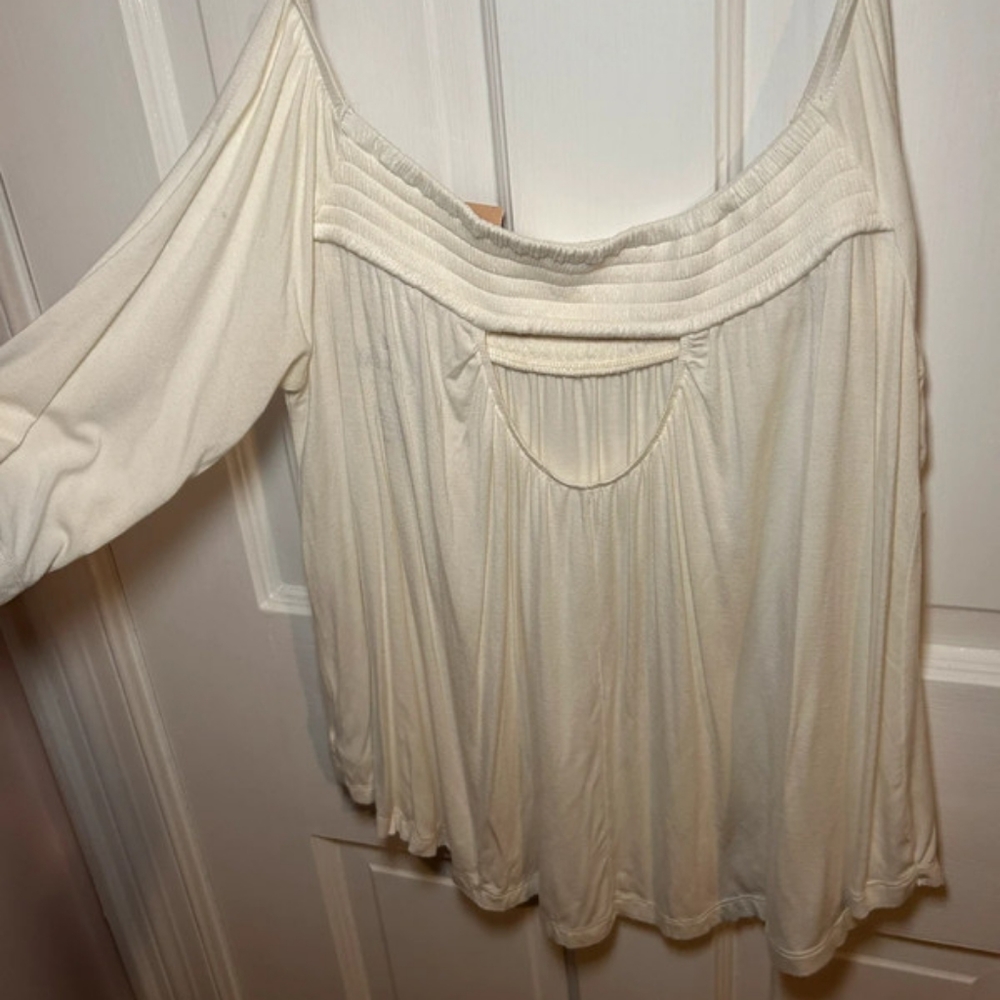 White long sleeve halter top for women